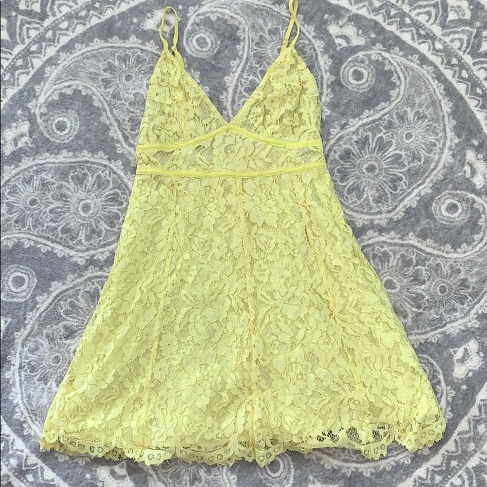 Yellow Sleeveless Lace Dress